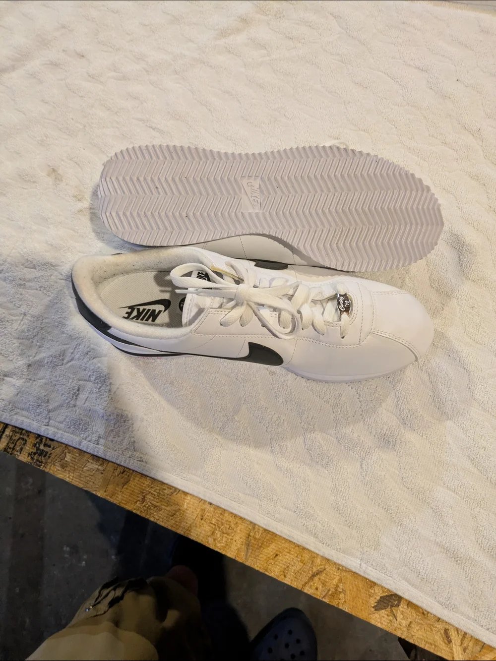 Nike Men’s White & Black Classic Sneaker